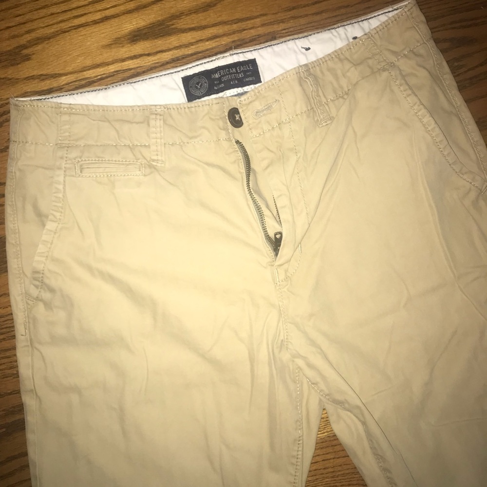 American Eagle 32x34 original straight khakis